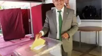 Salihli İYİ Parti'de Ulvi Murat Tunca güven tazeledi