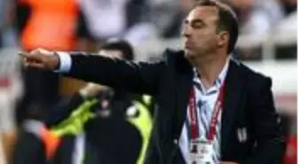 Beşiktaş'ın eski teknik direktörü Carlos Carvalhal, ülkesi Portekiz'de saldırıya uğradı