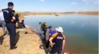 Gölete giren genç boğuldu