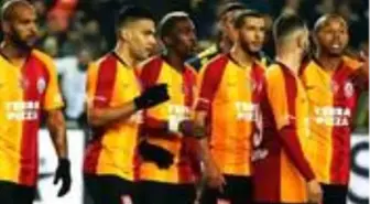 Salgın arasından sonra düşüşe geçen Galatasaray, 10 futbolcusuyla yollarını ayırıyor