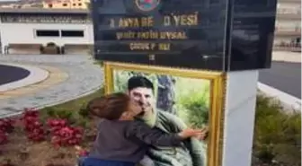 Alanya'da 3 yaşındaki minikten duygulandıran hareket