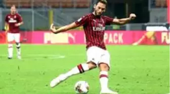 Çalhanoğlu yıldızlaştı, Milan 3 puanı aldı