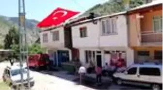 Şehit öğretmen Necmettin Yılmaz kabri başında anıldı