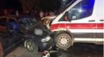 Otomobil, ambulansa çarptı: 1 ölü, 6 yaralı