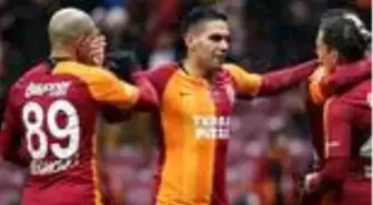 Sofiane Feghouli Galatasaray'dan ayrılacak mı? Sofiane Feghouli Galatasaray'a ihtarname mi gönderdi?