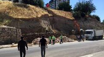 Petrol Caddesi'ne istinat duvarı