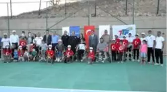 Huzurun sağlandığı Şırnak'ta tenis turnuvası düzenleniyor