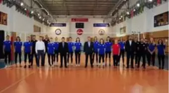 İstanbul BBSK Kadın Voleybol Takımı'nda imza günü