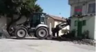 Çorum'da yola engel asırlık türbe kaldırıldı