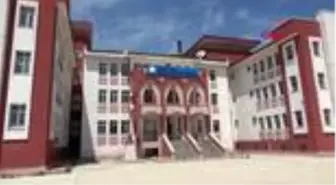 Şehidin adını taşıyan okul talan edildi