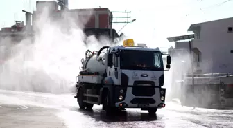 Beylikdüzü'nde dar gelirli ailelerin çocuklarını bayram öncesi gençler sevindirdi