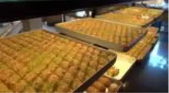 Baklava ve bayram şekerleri satıcıları geçtiğimiz yılları arıyor