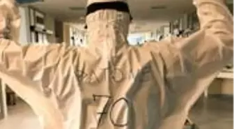 Tulumuna 'Datome' yazan hemşireye ünlü basketbolcu forma hediye etti