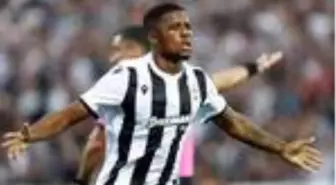 Beşiktaş, Fenerbahçe'nin de ilgilendiği Chuba Akpom transferini bitirdi iddiası!