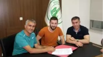 Sivas Belediyespor iç transferde hız kesmiyor