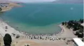 Hazar Gölü, Doğu'daki tatilcilere Ege ve Akdeniz sahillerini aratmıyor - drone