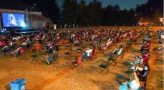 Çalı'da yıldızların altında sinema keyfi