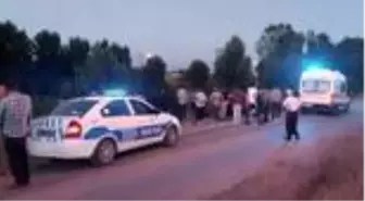 Devrilen traktörün sürücüsü öldü
