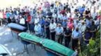 Karabük'teki kazada ölen anne ve 2 çocuğu toprağa verildi