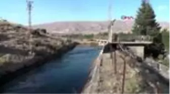KONYA İvriz kanalına düşen çocuk son anda kurtarıldı