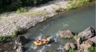 Melet Irmağı'nda rafting turu