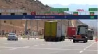 OTOYOL, FOÇA'YA GELEN TATİLCİ SAYISINI ARTIRDI