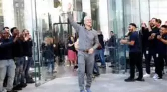 Apple CEO'su Tim Cook da dolar milyarderleri listesine girdi