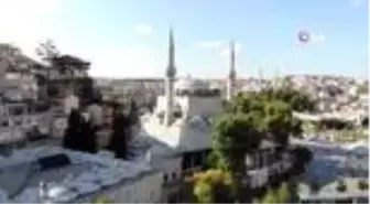 Tepkilerin ardından 472 yıllık Mihrimah Sultan Cami Külliyesindeki klima üniteleri kaldırıldı