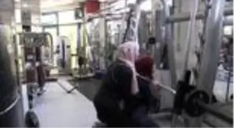 Gazze'de vücut geliştirme sporuna gönül veren genç avukat, ön yargıları aşarak kadınlara öncülük...