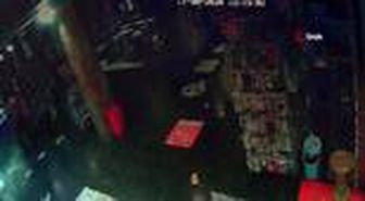 Son dakika haberi | Cep telefonu hırsızı önce kameraya sonra polise yakalandı
