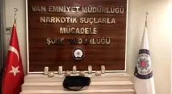 Son Dakika: Van'da 'torbacı' diye tabir edilen şahsın üzerinde 6 kilo eroin çıktı