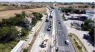 Devrilen TIR'daki buğday yola saçıldı, Tekirdağ-İstanbul yolu trafiğe kapandı