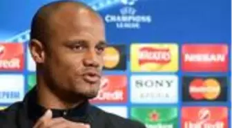 Futbolculuk kariyerini sonlandıran oyuncu-antrenör Vincent Kompany, tamamen kulübeye geçti