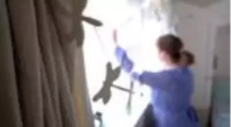 'Koronavirüs yasaklarının ilk haftalarında, İngiltere'de 30 saniyede bir ev içi şiddet ihbarı geldi'