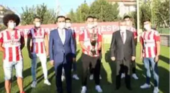 Son dakika haber: Karaman Belediyespor şampiyonluk kupasını törenle aldı