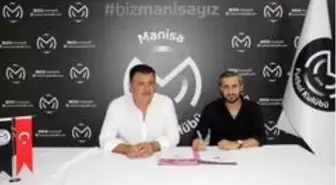 Manisa FK Serkan Özbalta ve Taner Savut'la sözleşme imzaladı