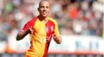 Galatasaray'da Feghouli yıllık ücretinde indirimi kabul etti