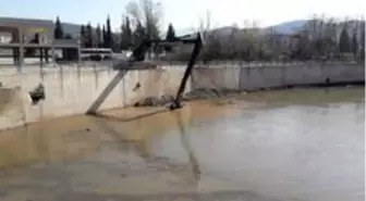 Kocaeli'de dere temizliği çalışmaları aralıksız sürüyor