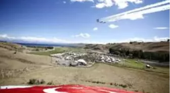 Türk Yıldızları Ahlat'ta büyüledi