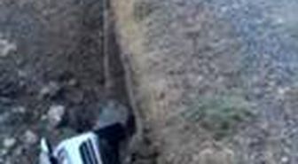Son dakika haberi... Şarampole devrilen otomobilin sürücüsü öldü