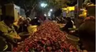 Kadınların 'acı' mesaisi