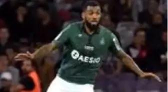 Li M'Vila kimdir? Yann M'Vila kaç yaşında nereli? Li M'Vila hangi pozisyonda oynuyor? Li M'Vila hangi takımlarda oynadı?