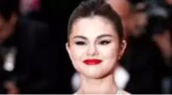 Selena Gomez geri döndü! Selena Gomez yeni şarkısının adı nedir? Selena Gomez şarkı sözleri nelerdir?