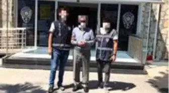 7 yıldır cinayetten aranıyordu, yatağın altında yakalandı