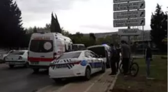 Bisikletle çarpışan motosiklet sürücüsü yaralandı