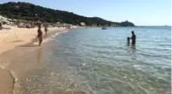 Sardinya Adası'ndan iki kilo kum kaçırmaya çalışan turiste bin euro ceza kesildi