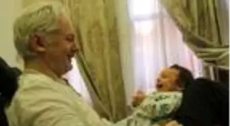 Wikileaks'in kurucusu Jullian Assange'in eşi: 'ABD onu hapishanede gömecek'