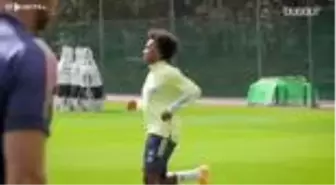 Willian Arsenal'deki İlk Antrenmanına Çıktı