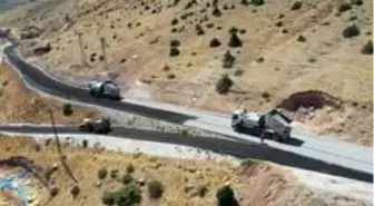 Emirgazi ve Halkapınar'da mahalle yolu ağı genişliyor