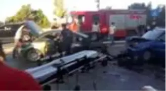 Sivas'ta otomobiller çarpıştı: 3 yaralı